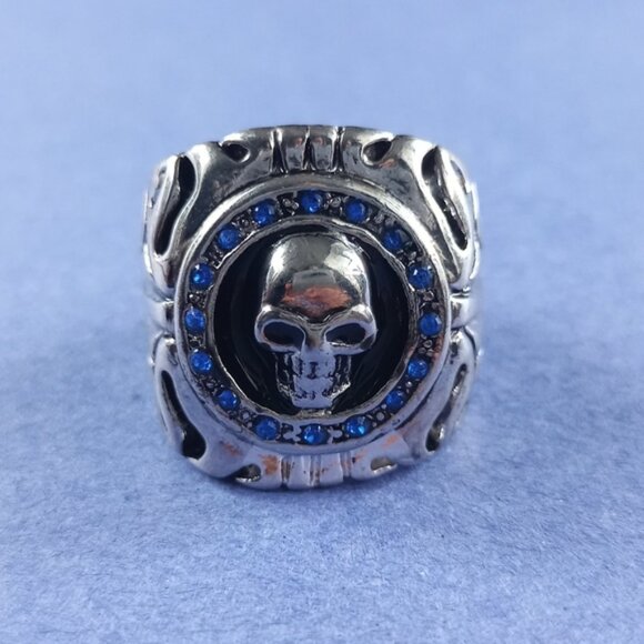 ππ Blue Diamond Studded Gothic Skull Ring β Size 10 - Picture 3 of 4